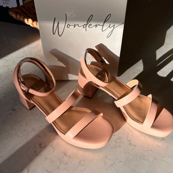Wonderly Women’s Block Heel Sandals NWB - Picture 4 of 6